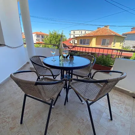 Yana Apartment Obzor