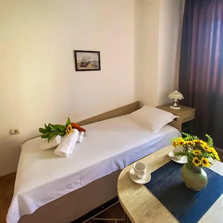 Apartment Yana