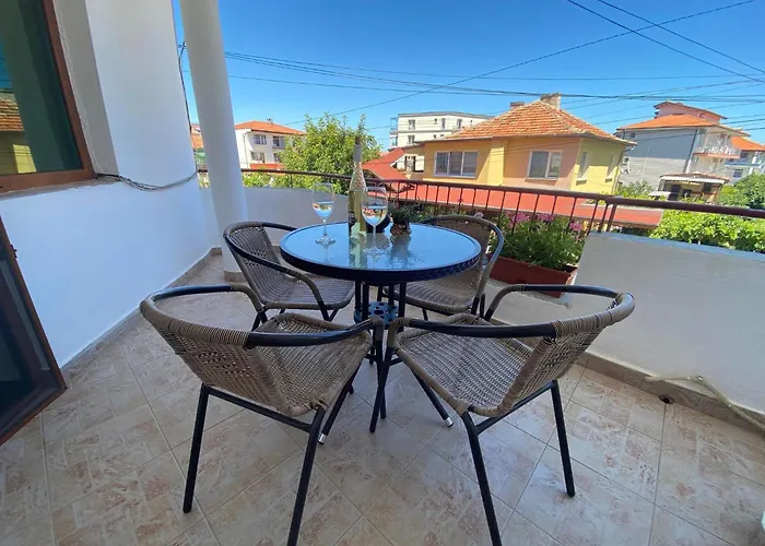 Yana Apartment Obzor